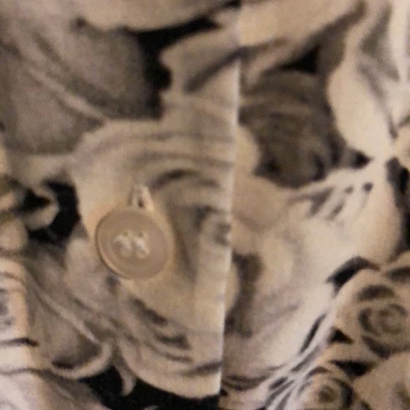 Rose pattern blouse - Picture 7 of 8
